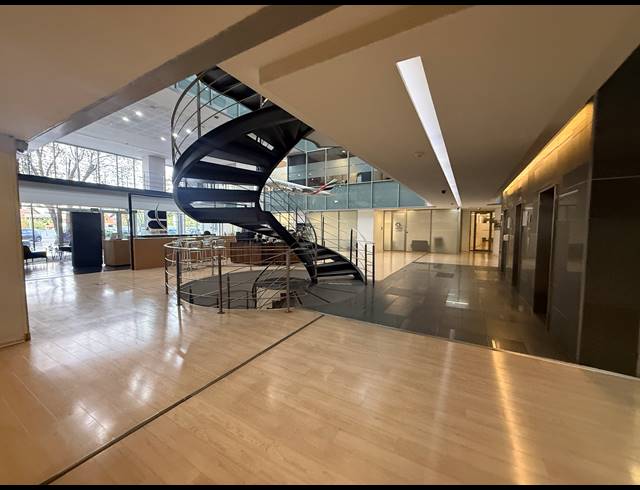 565M² OFFICE TO LET IN PARKTOWN